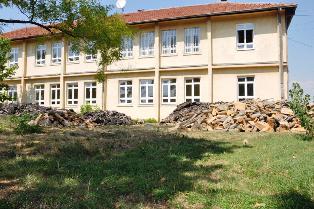 Sigurohen drutë dhe thëngjilli për shkolla