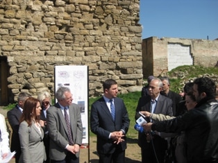 SHBA-të financojnë konservimin e Kalasë së Vushtrrisë