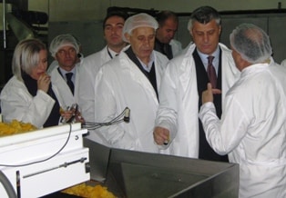 Kryeministri Thaçi dhe Mulaku vizitojnë kompaninë Pestova