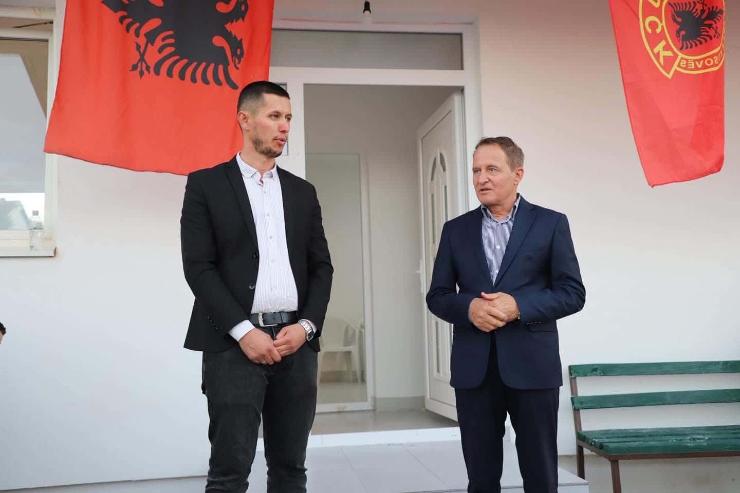 Kryetari Idrizi merr pjesë në përurimin e Shtëpisë së Komunitetit në fshatin Stroc