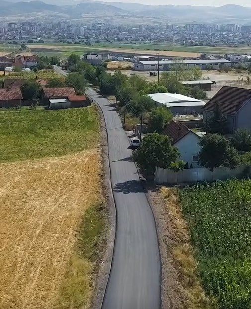 Kryetari Idrizi: Po asfaltohet rruga që lidh fshatrat Bukosh, Taraxhë dhe Liqej me qytetin e Vushtrrisë