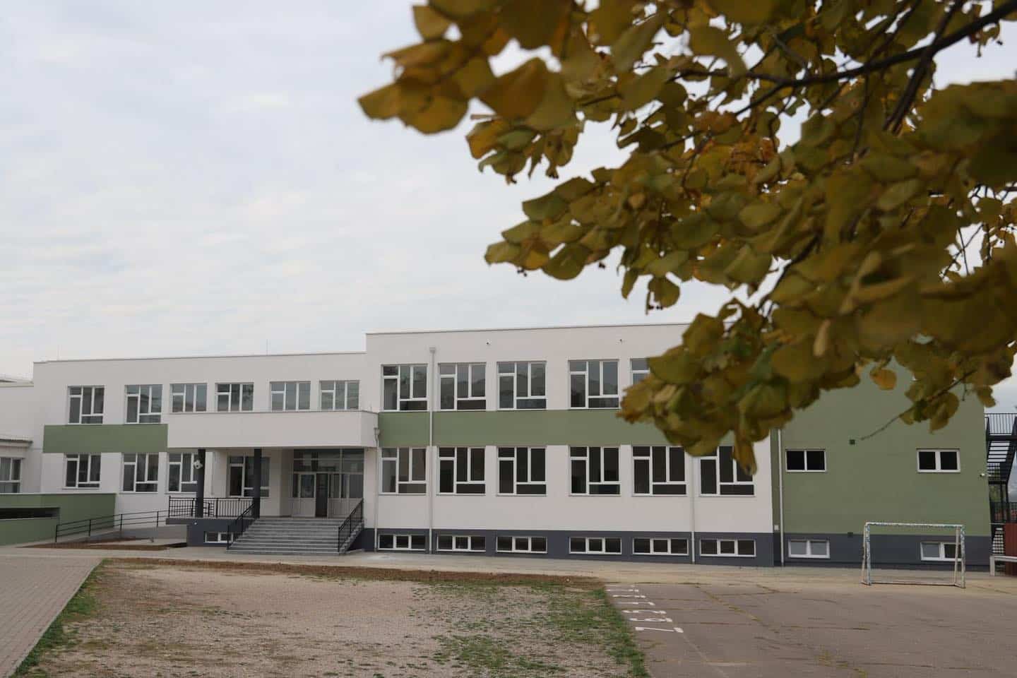 Kryetari Idrizi: Përuruam shkollën “Mustafë Venhari”