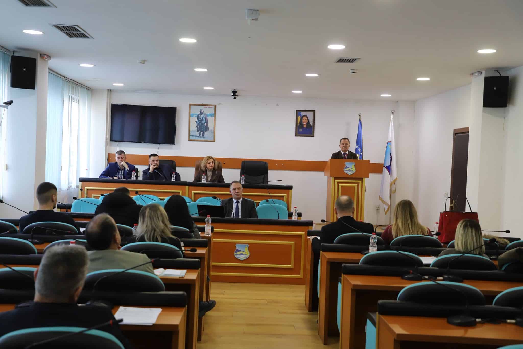 Mbahet mbledhja e Komitetit për Politikë dhe Financa